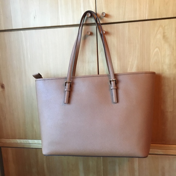 Michael Kors tan jet set tote NWT - Picture 2 of 5